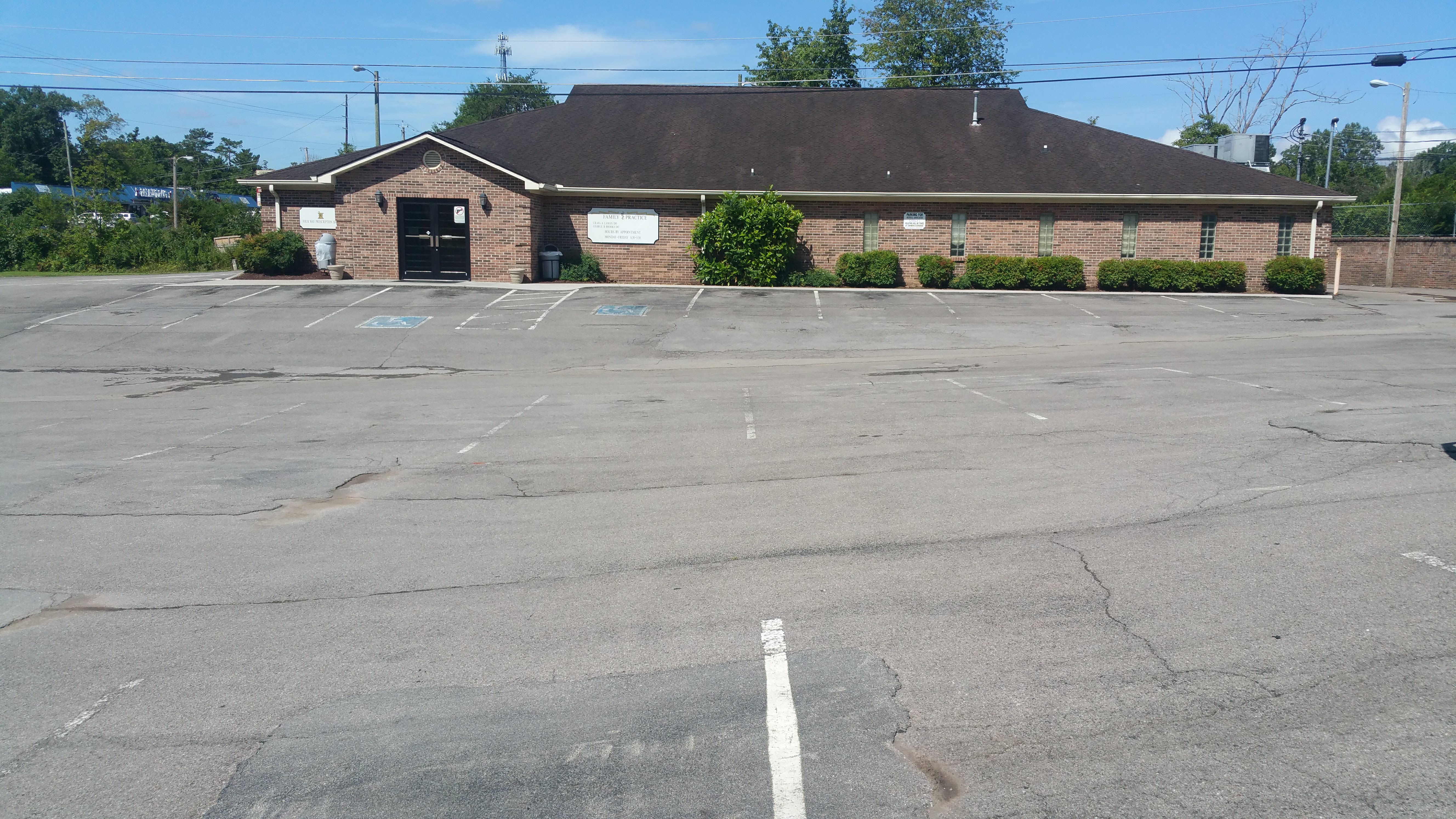 Commercial sealcoating and striping knoxville, Tn