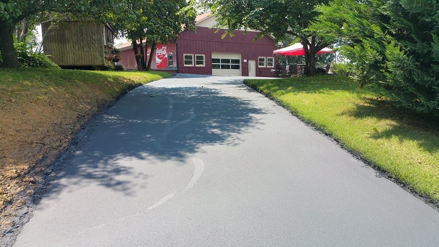 DRIVEWAY SEALCOATING 2 knoxville